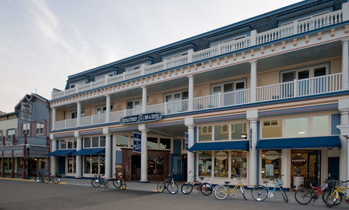 Bicycle Street Inn And Suites Макинак Айлънд Екстериор снимка
